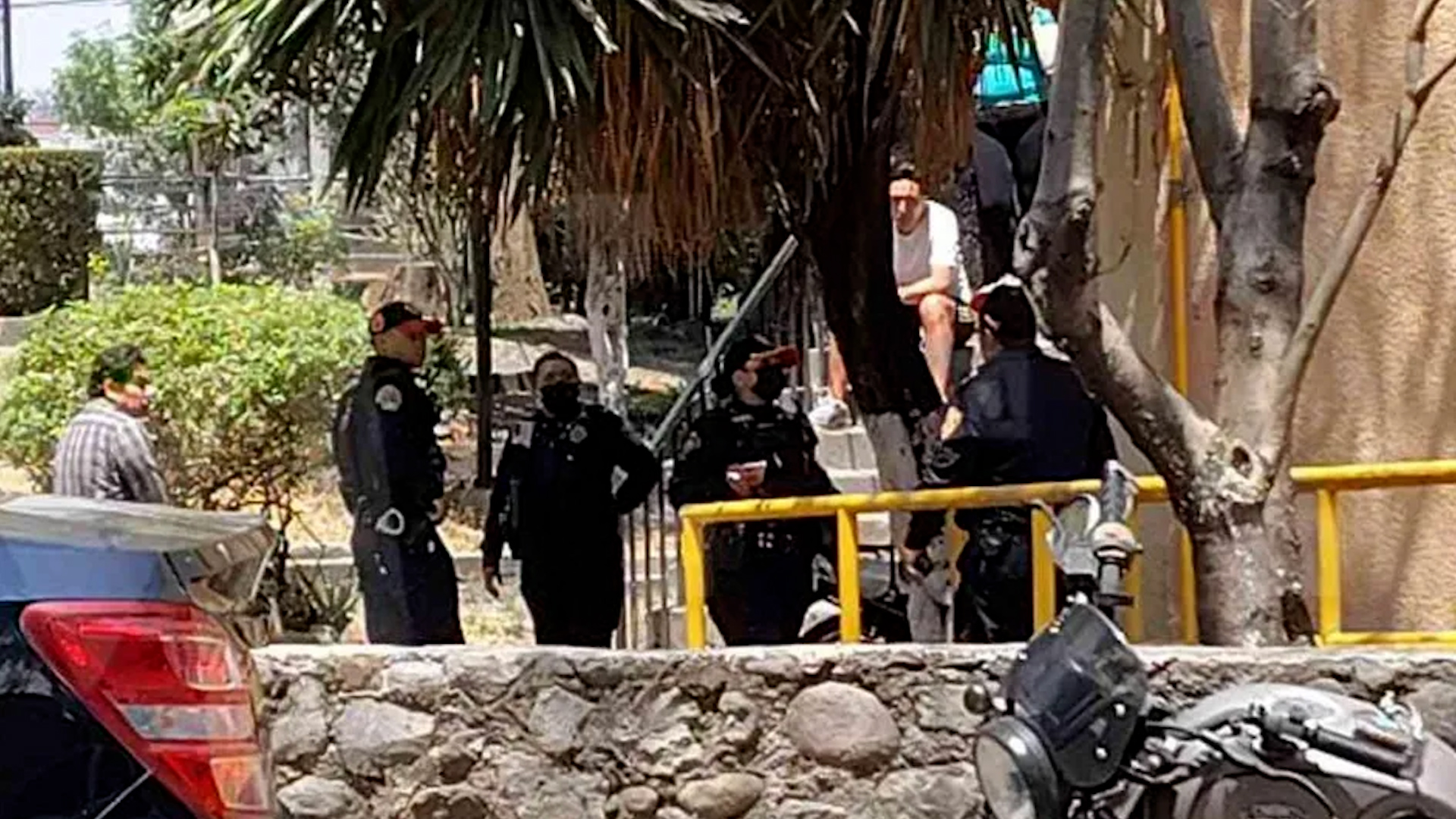 Elementos del Heroico Cuerpo de Bomberos (HCB) acudieron a atender la emergencia.