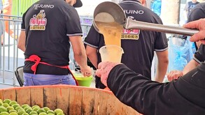 Más de 25 mil personas disfrutaron el Día del Tejuino en Guadalajara, con degustaciones gratuitas, tradición, largas filas y una importante derrama económica.