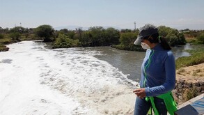Agua contaminada en Río Santiago