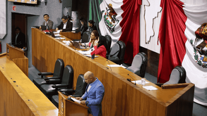 El Congreso de Nuevo León avaló la Nueva Ley de Educación que regula el uso de celulares e IA.