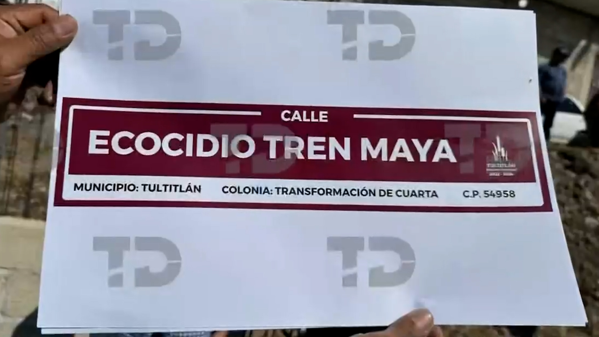 Vecinos de Tultitlán denuncian que el cambio de nombre de sus calles a frases de la 4T les impide realizar trámites legales y bancarios. Hay 65 denuncias.