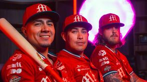 Los Diablos Rojos del México inician la defensa de su título en el BCLA con nuevo uniforme.