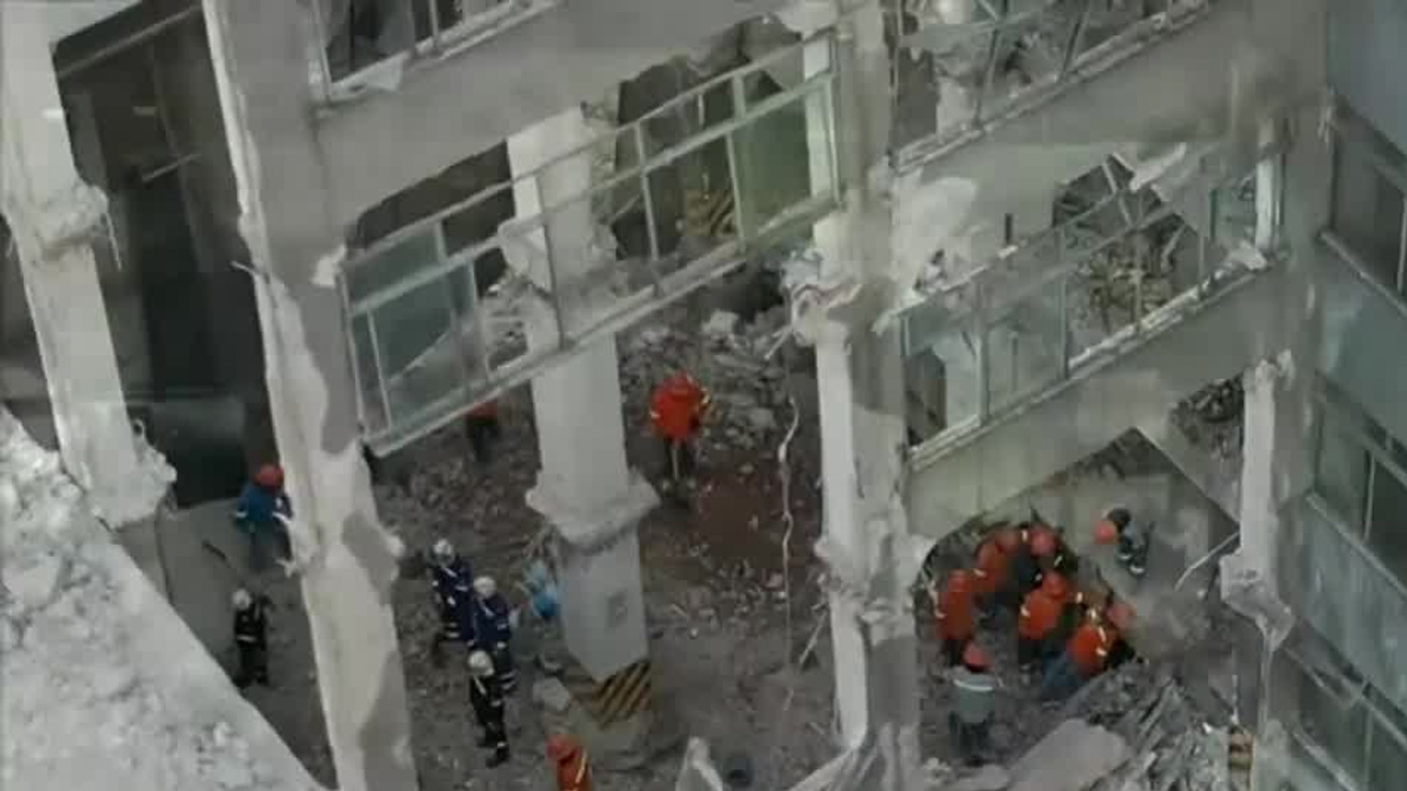 La Fiscalía de la Ciudad de México investiga posibles omisiones, fallas de seguridad y permisos en el derrumbe de San Antonio Abad.