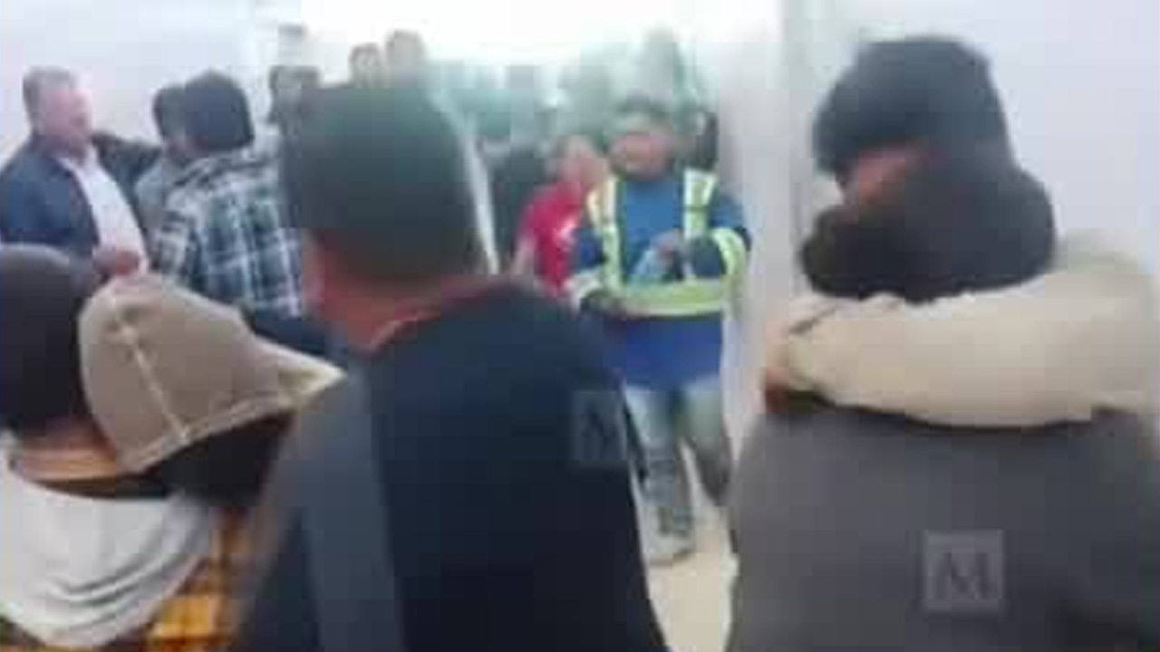 Siete electricistas desaparecidos en San Luis Potosí fueron localizados con vida y trasladados a la Fiscalía estatal.