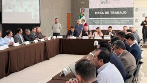 mesa de trabajo en las Comisiones Unidas de Justicia y de Desarrollo Metropolitano
