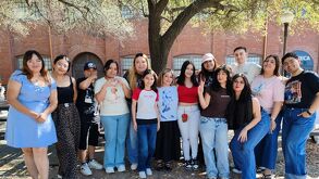 Picnic Sabrina Carpetner y Ariana Grande en Monterrey