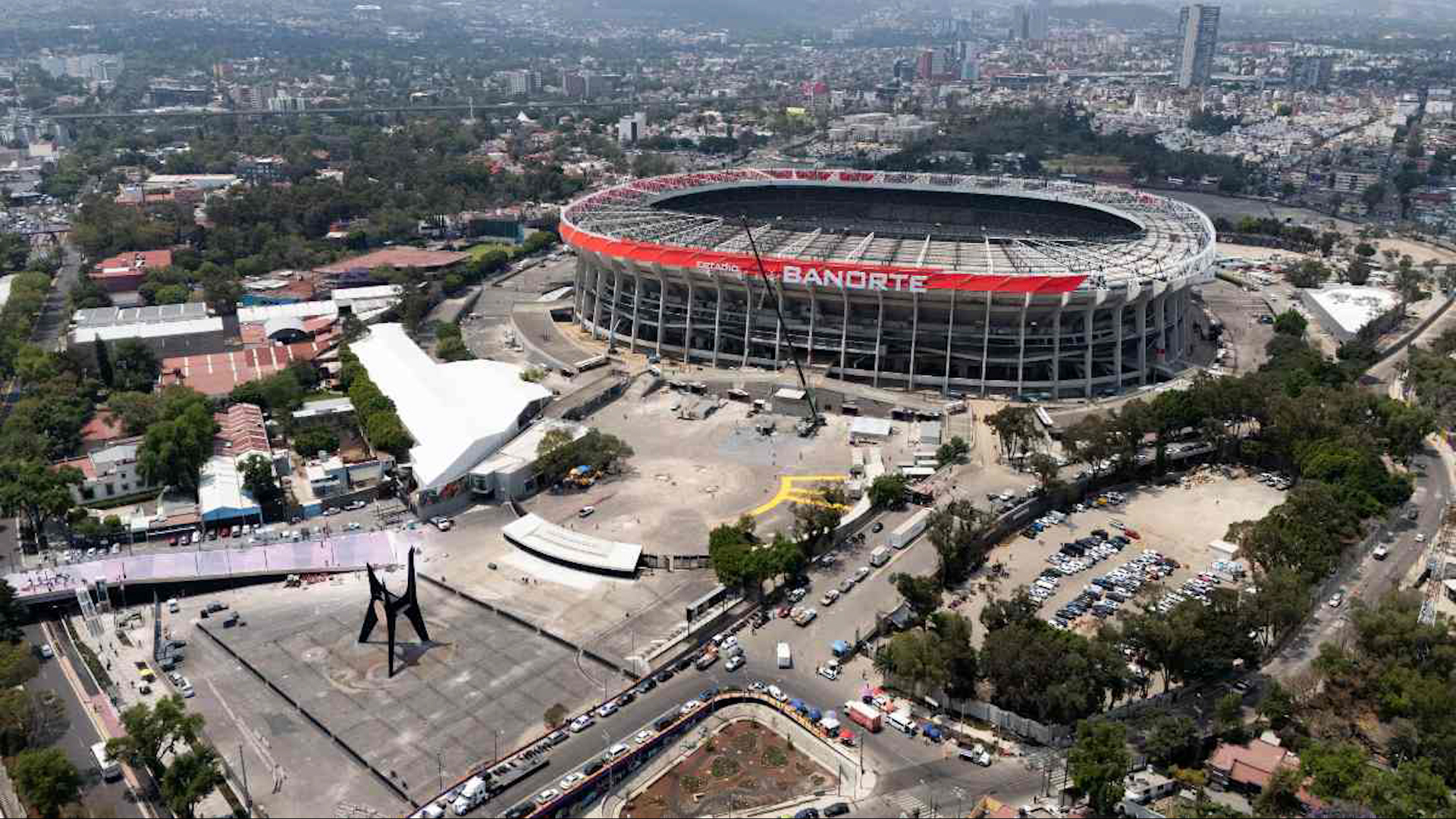 Consulta los cierres viales en Calzada de Tlalpan y las rutas de transporte público para llegar al Estadio Azteca tras su reapertura en la CdMx.