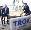 un grupo de personas inaugura la construcción de la planta de trox méxico en huejotzingo