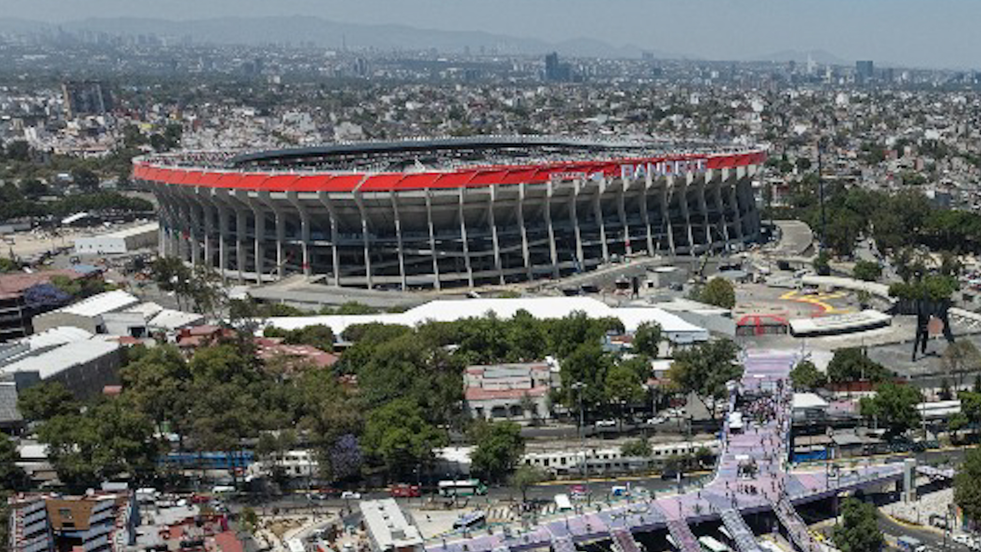 Vecinos y comerciantes de Coyoacán denuncian falta de agua y tráfico intenso debido a las obras del polígono Última Milla previo al Mundial 2026.