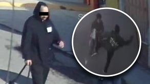 Sujeto con el rostro cubierto junto a una fotografía de un hombre pateando a otro hombre.