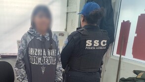 Policías capitalinos ayudan a niña con ficha de búsqueda en la alcaldía Gustavo A. Madero.