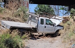 accidente carretera Chapala, Tlaquepaque hoy, caída de camioneta 12 metros, accidente en Guadalajara hoy, tráiler provoca accidente Jalisco, noticias Tlaquepaqu