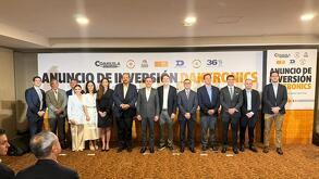 Autoridades estatales y directivos anuncian la inversión de Daktronics en Ramos Arizpe, destacando el crecimiento industrial de Coahuila.