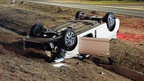 Luego de volcar su camioneta un hombre alcoholizado amenazó a oficiales con correrlos de sus puestos en Zapopan