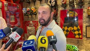 Latin Lover entrevistado sobre su obra Perfume de Gardenias