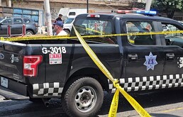 Familiares piden el traslado urgente de la mujer a un hospital de tercer nivel en Guadalajara.