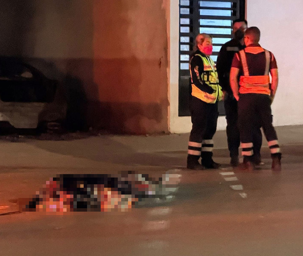 La vialidad fue cerrada para permitir las labores correspondientes, mientras peritos de la FGE realizaron las diligencias.