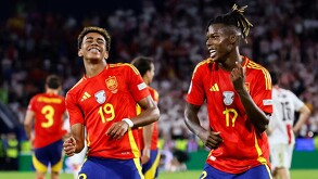 Lamine Yamal y Nico Williams celebrando un gol en la final de la Eurocopa 2026.