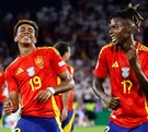 Lamine Yamal y Nico Williams celebrando un gol en la final de la Eurocopa 2026.