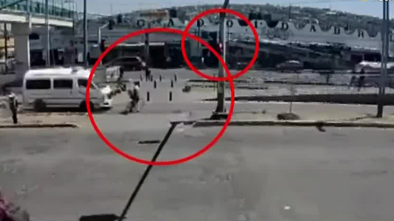 Una menor de 16 años fue atropellada por una ambulancia del DIF en Chimalhuacán mientras circulaba en bicicleta.