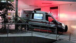 Hombre recibe golpiza por grupo de sujetos en el centro de Guadalajara