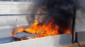 Las labores se mantuvieron durante varios minutos hasta que el fuego fue sofocado