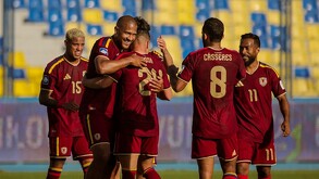 Salomón Rondón, delantero de la Selección de Venezuela celebrando su gol.