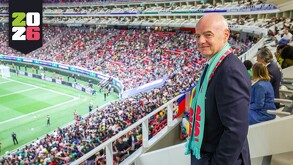 Gianni Infantino, presidente de la FIFA presente en el repechaje entre Nueva Caledonia y Jamaica.