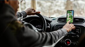 Las bahías de ascenso y descenso para autos por aplicación es una nueva forma de que las personas acudan y se alejen ordenadamente del Estadio Banorte.