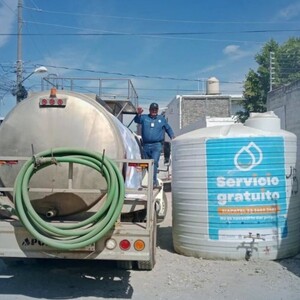 Siapa ofrece pipas de agua para la población de Guadalajara que no cuente con agua potable