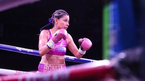 Gabriela 'La Bonita' Sánchez, durante la pelea contra 'La Rebelde' de Marco en el auditorio GNP seguros.