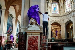 Santos que se tapan en Semana Santa