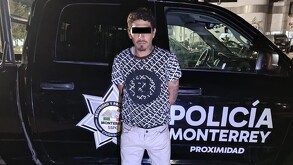 Hombre detenido por golpear a su mamá en Monterrey