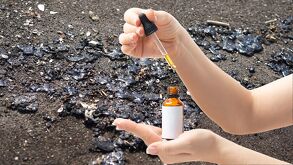 Conoce cómo cuidar tu piel si se llega a manchar por el derrame de petróleo en Veracruz.