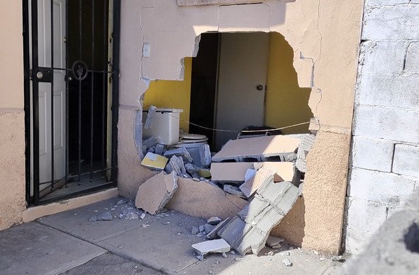 Los hechos se registraron cuando un joven conducía un vehículo Chevrolet Camaro en la colonia Satélite Norte en aparente exceso de velocidad.