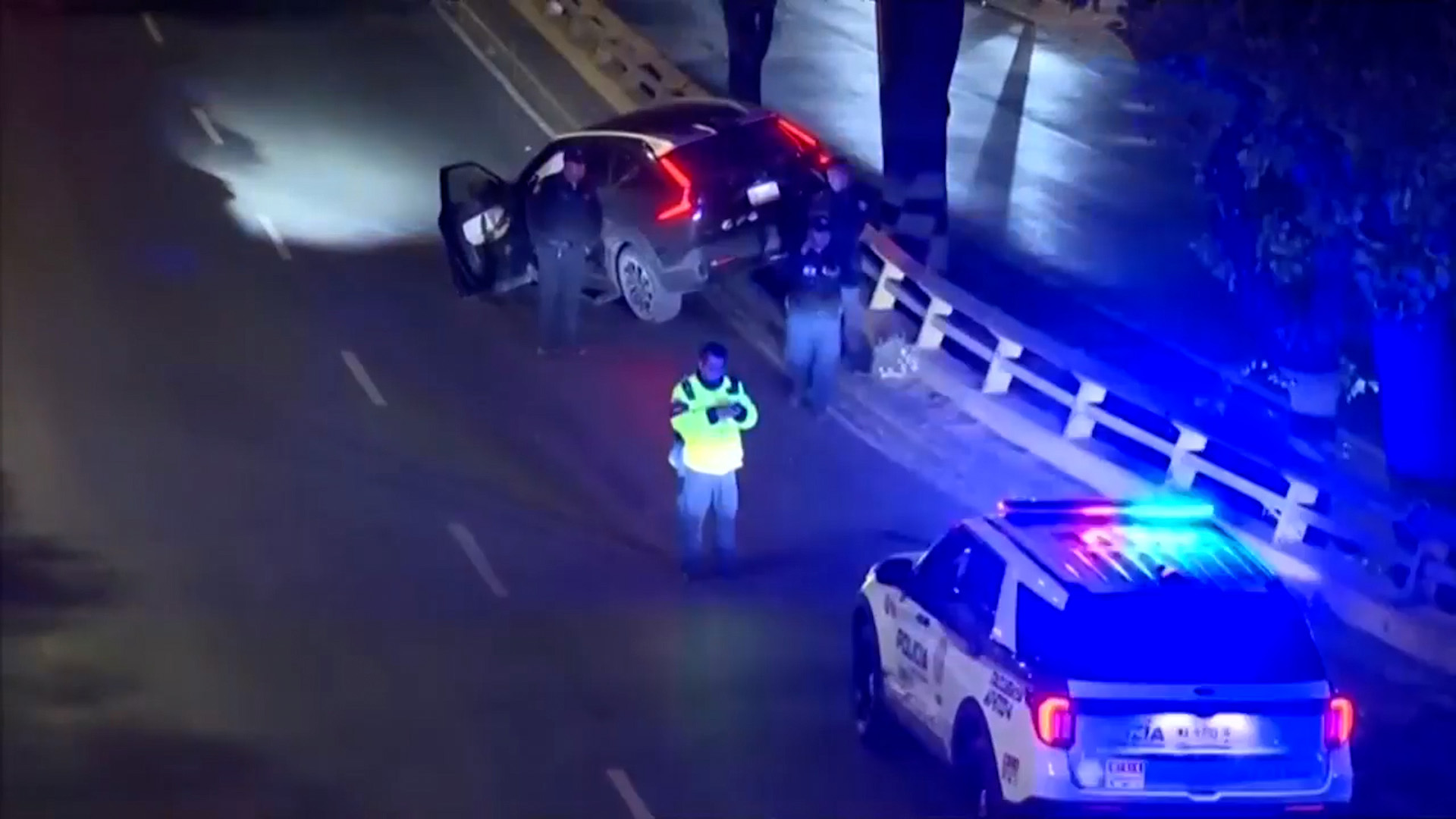 Jesús Aguilar murió cuando una roca lanzada desde un puente perforó su auto en Circuito Interior. Su familia exige mallas de seguridad a falta de un culpable.