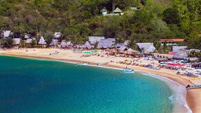 Playa Yelapa es una playa ubicada al sur de Puerto Vallarta y es de las playas libres que más visitas reciben