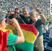 Aficionados de la Selección de Bolivia en el Estadio Monterrey.