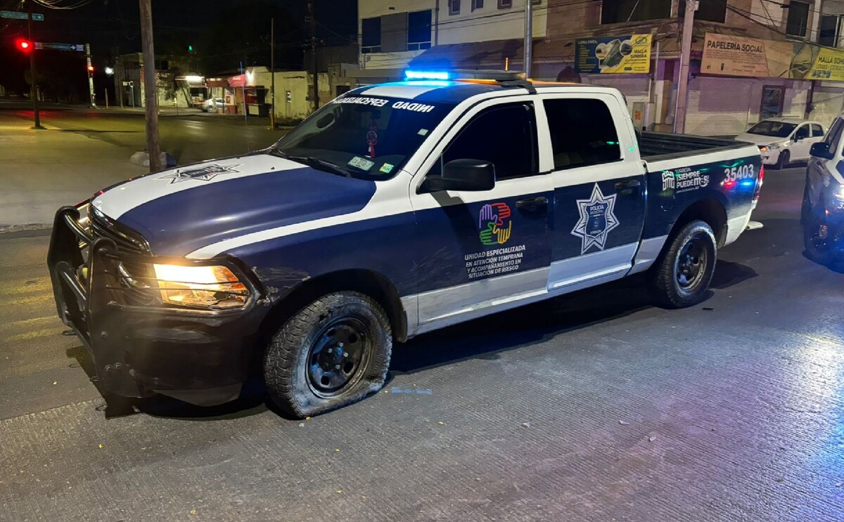 Patrulla del ayuntamiento de Torreón que se vio involucrada en un accidente con un taxi en bulevar Revolución.