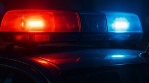 Sirena de policía en color azul y rojo