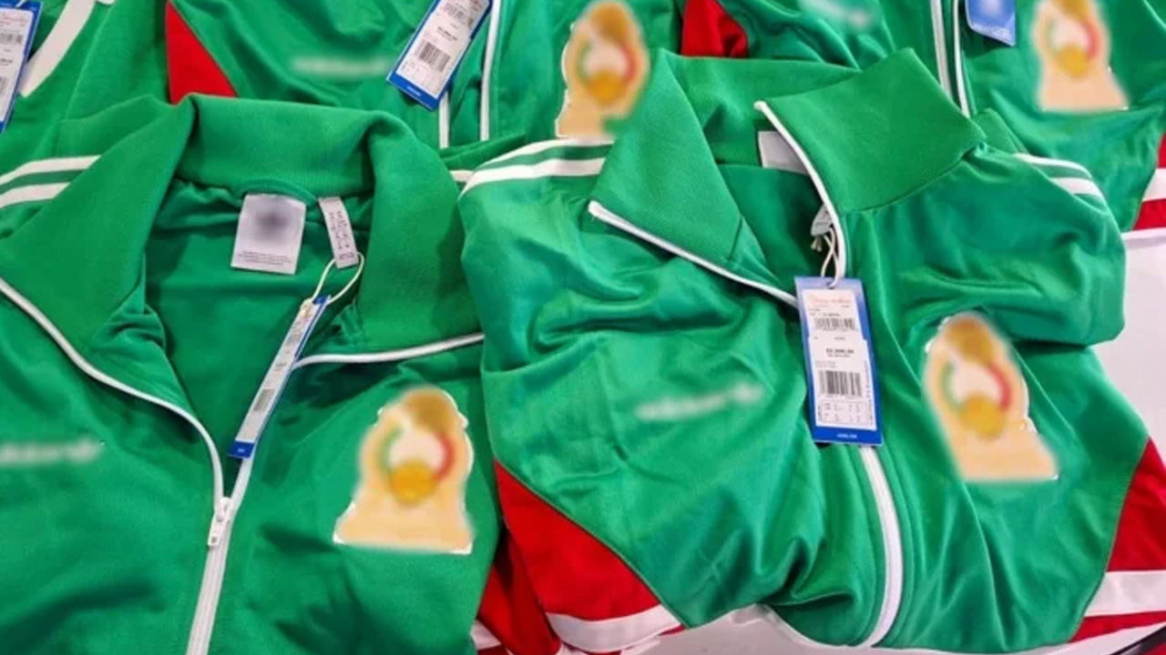 Un hombre fue detenido en la alcaldía Álvaro Obregón tras intentar robar ropa de alta gama valuada en más de 18 mil pesos de una tienda departamental.