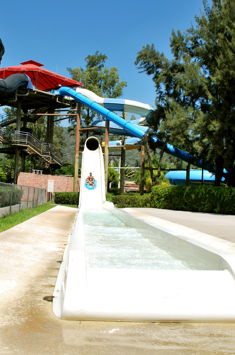 Atracción del parque acuático agua caliente en Guadalajara
