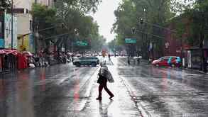 Continúa la alerta amarilla por bajas temperaturas y fuertes lluvias en la Ciudad de México.