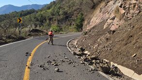 Las lluvias sorprenden a Xichú, la población reporta varias afecciones la noche del lunes.