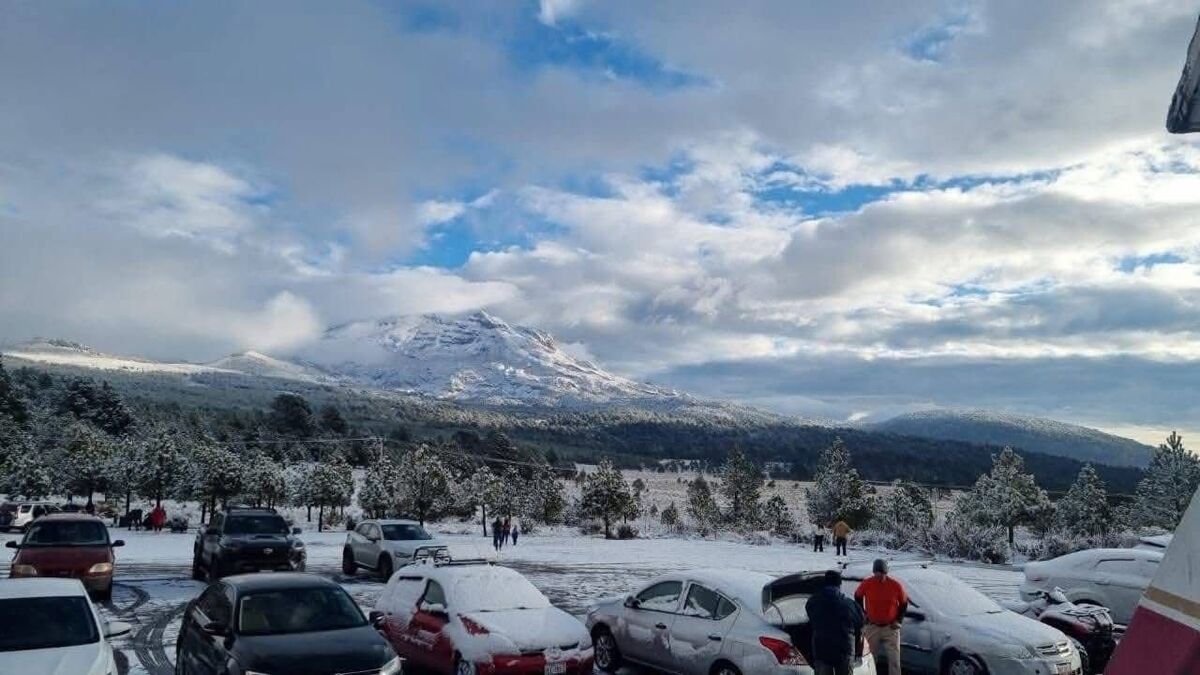 Popocatépetl e Iztaccíhuatl con nieve