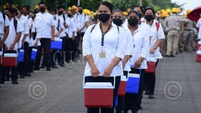 Personal de enfermería brinda una jornada de vacunación contra el dengue