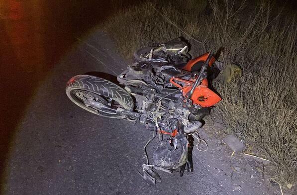 El conductor de la motocicleta, Miguel Ángel Pérez, de 27 años, fue ingresado en código rojo al Hospital General, donde falleció minutos después de su ingreso.