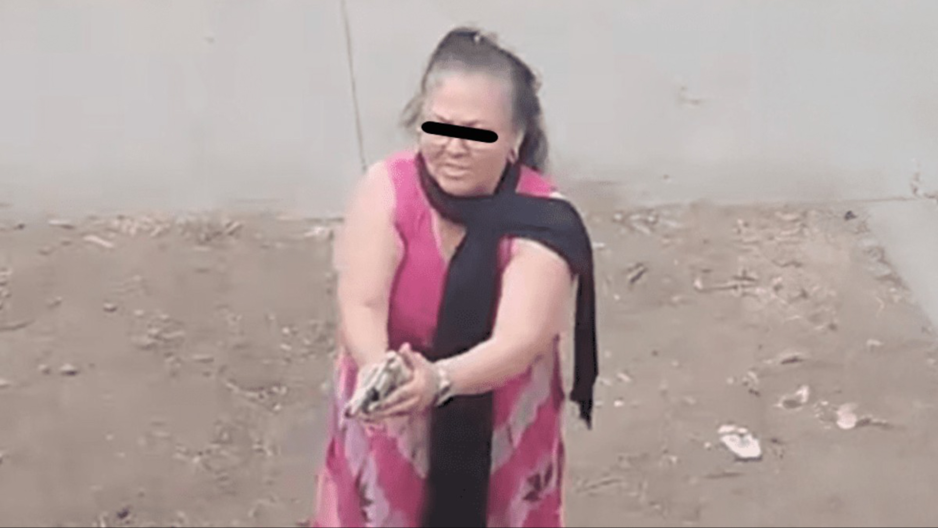 Doña Carlota, de 74 años, abandonó el penal de Chalco para seguir su proceso por homicidio en casa. Conoce los detalles del cambio de medida cautelar.