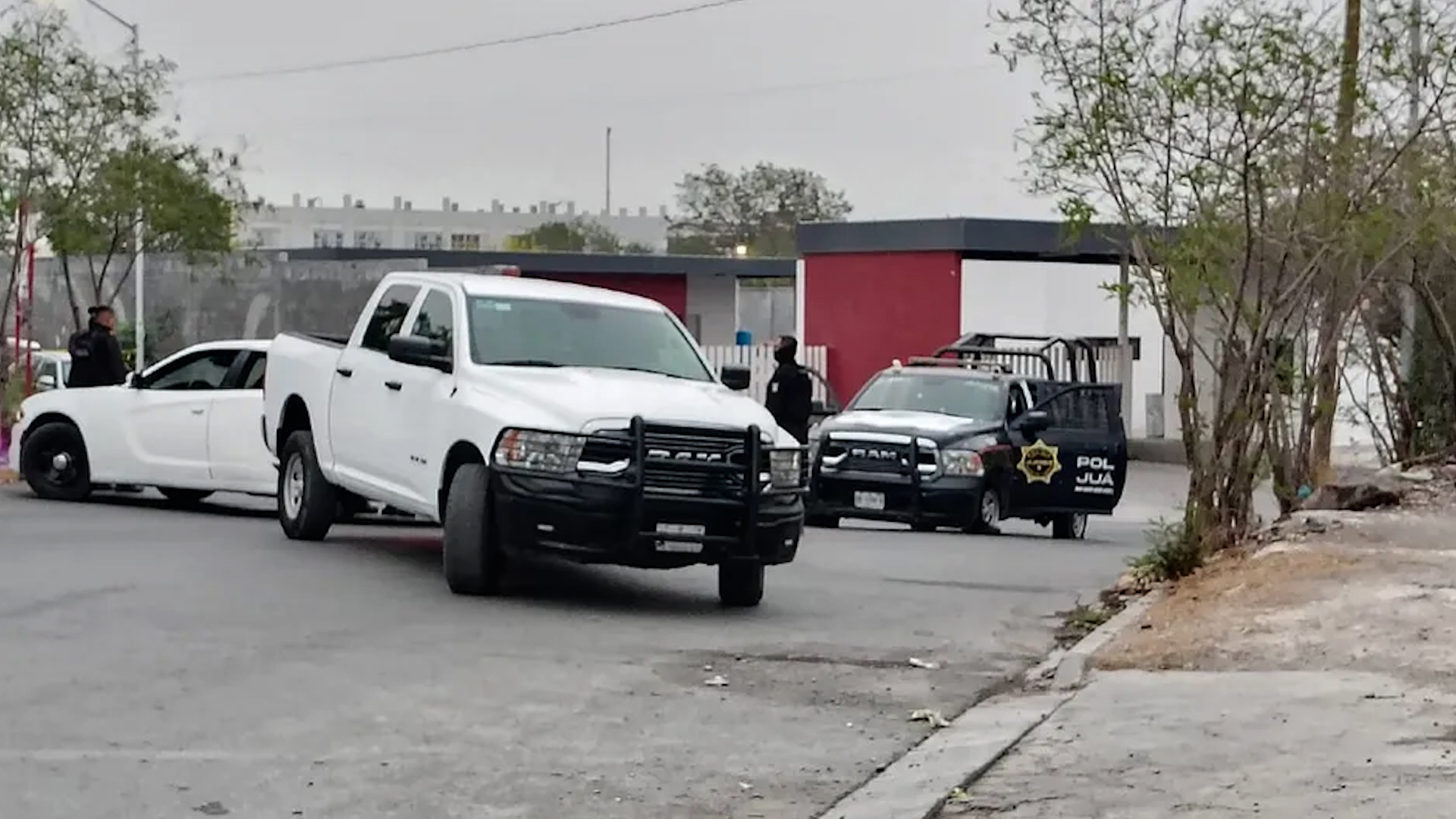 Una fuerte movilización policiaca, así como una persecución y detonaciones de arma de fuego, se registraron la mañana del miércoles  1 de abril en Escobedo.