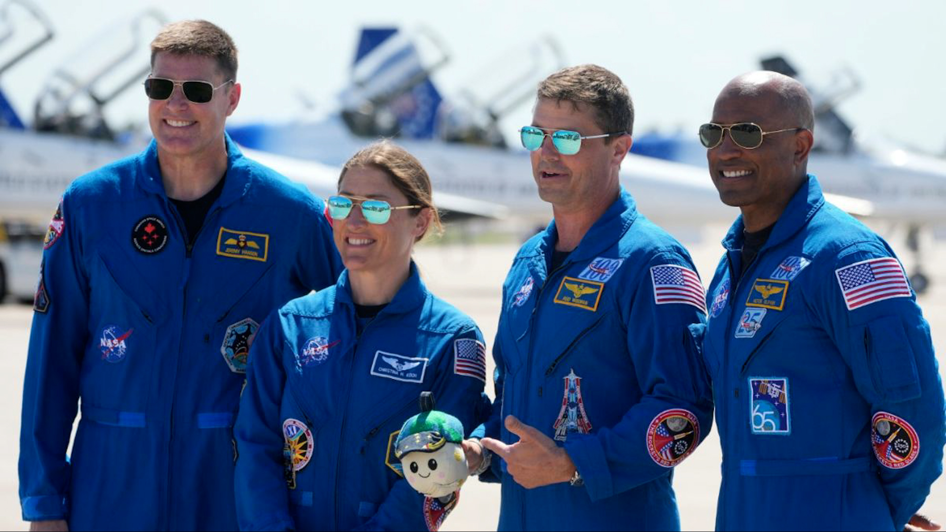 Artemis II despega hoy hacia la Luna. Conoce a los astronautas, la tecnología y el riesgo de los 43 minutos de silencio en la cara oculta de la Luna.